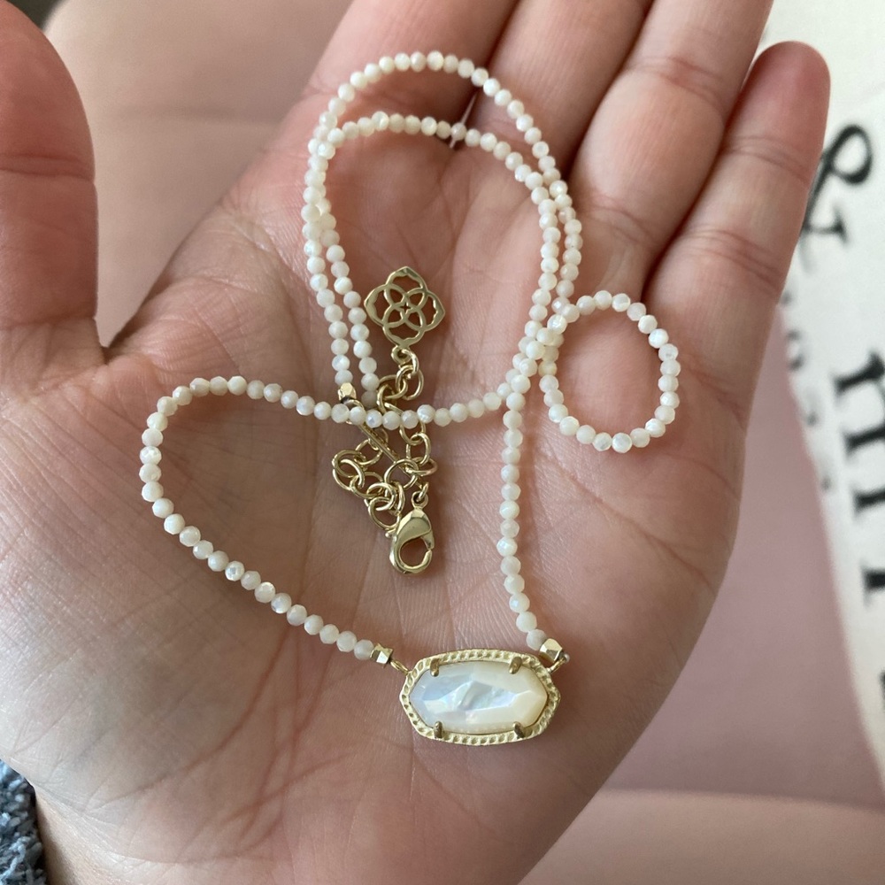 Kendra Scott mother of pearl necklace